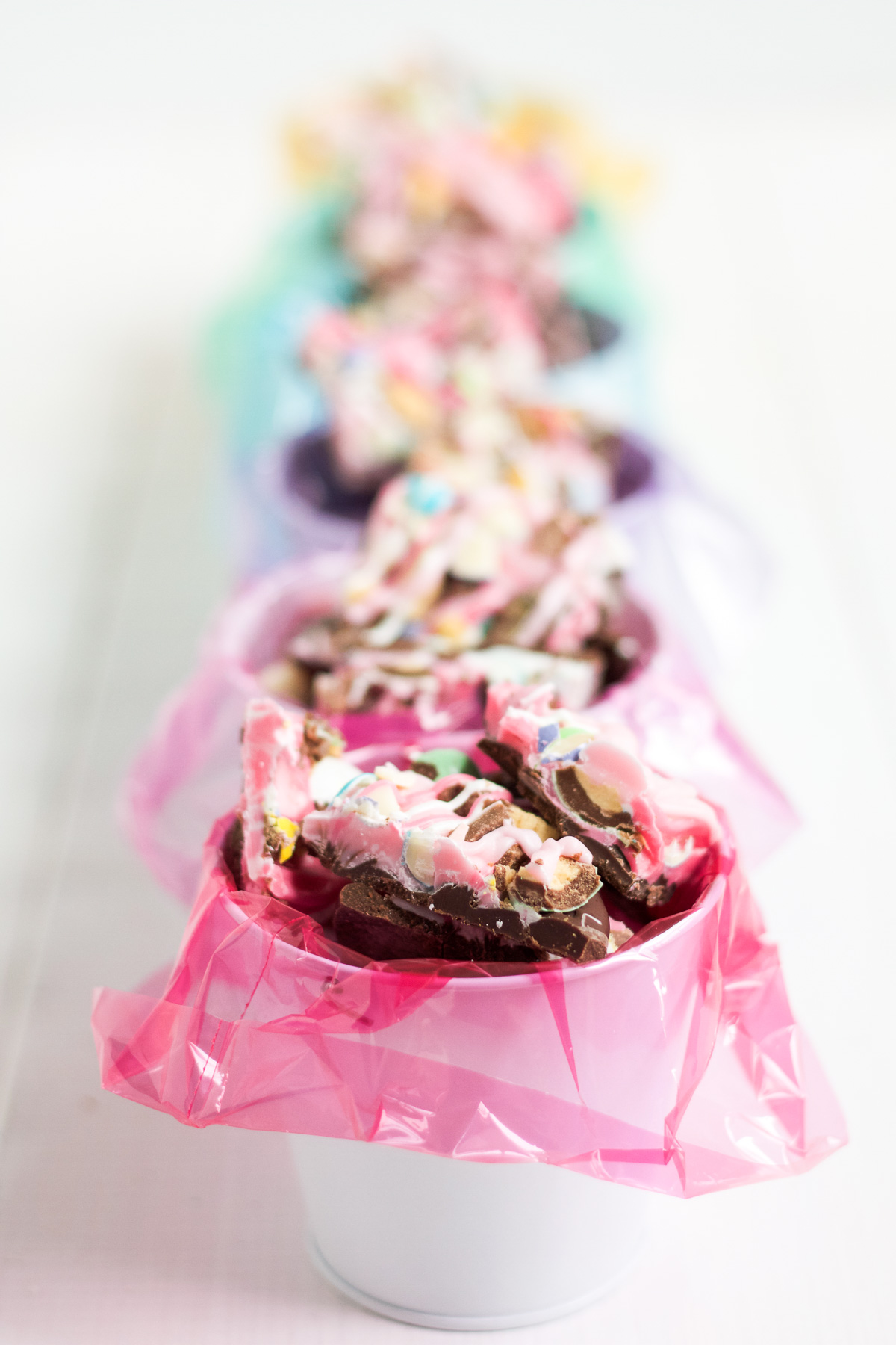 Make this yummy white chocolate Easter candy bark!