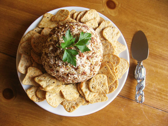 a delicious classic christmas cheese ball recipe