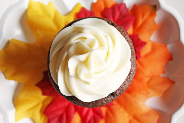 chocolate pumpkin spice cupcakes with classic cream cheese frosting