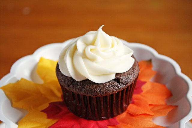 chocolate pumpkin spice cupcakes with classic cream cheese frosting