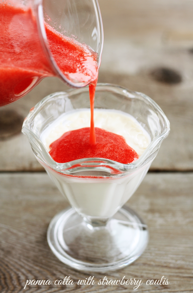 vanilla panna cotta with strawberry coulis