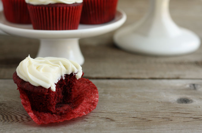 red velvet cupcakes cream cheese frosting