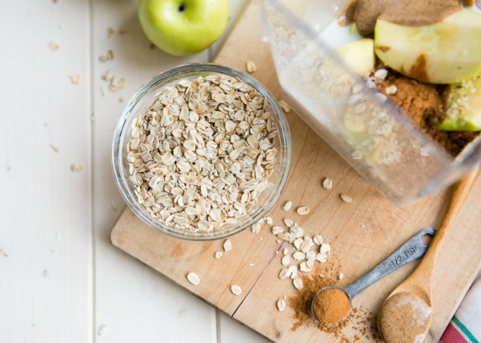 breakfast smoothie apples oatmeal cinnamon