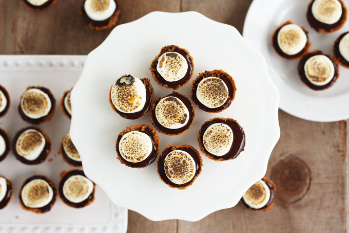Mini S'mores Pies from @luluthebaker