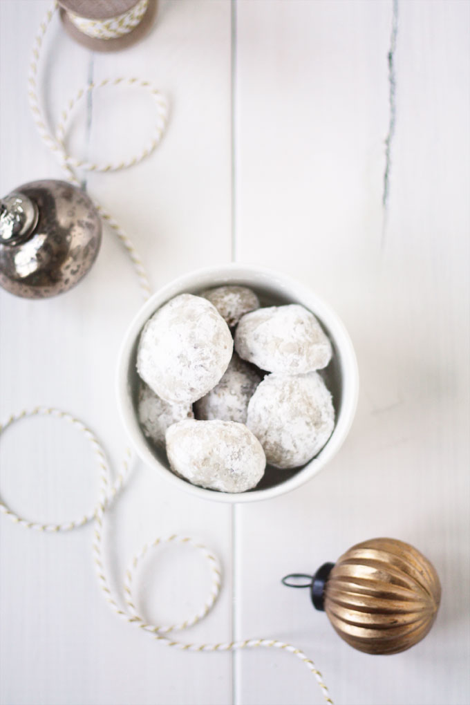 Russian Tea Cakes for your holiday cookie plate | from Lulu the Baker