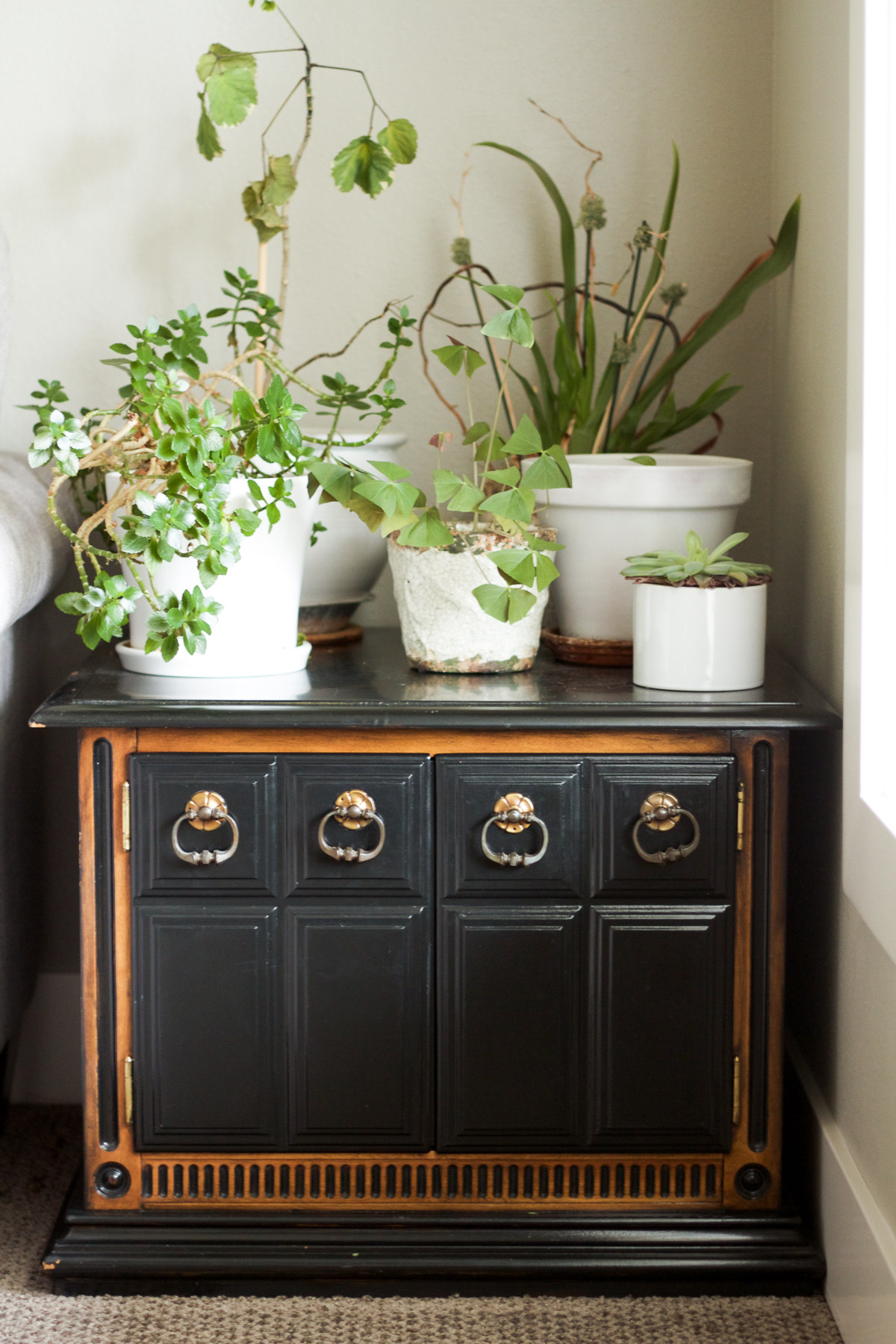 A naturalist living room makeover for the Spring 2017 One Room Challenge | botanical prints, neutrals, and lots of plants