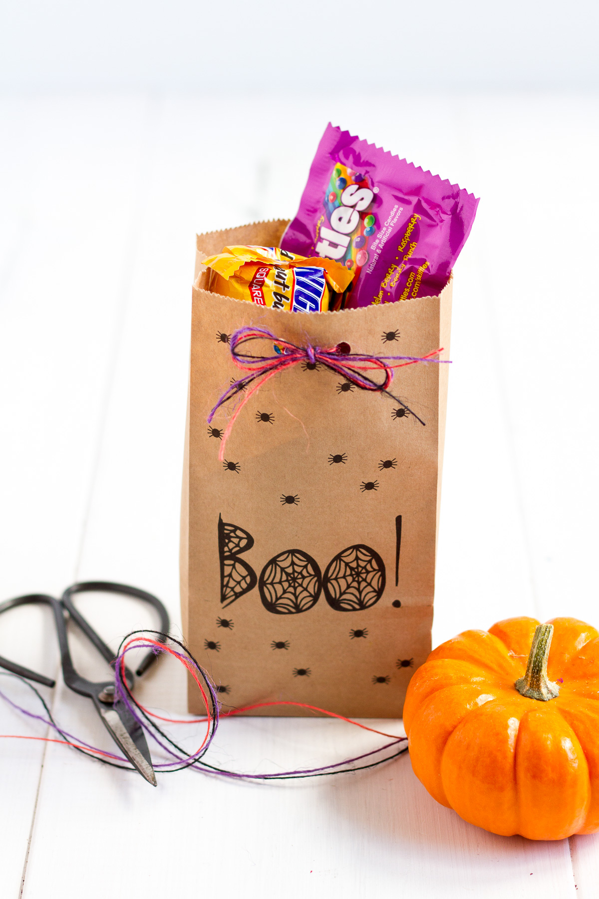 These free printable halloween treat bags are an easy and festive DIY!