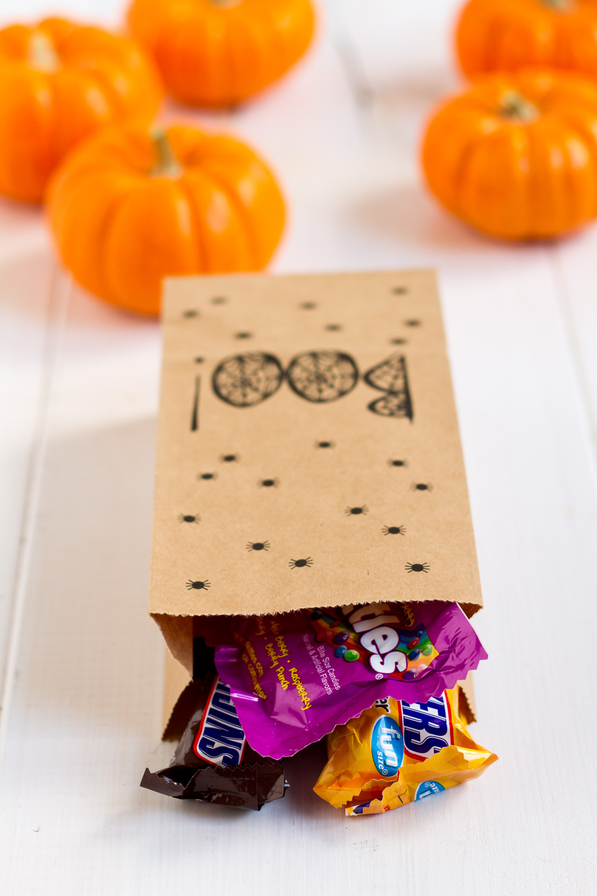 These free printable halloween treat bags are an easy and festive DIY!