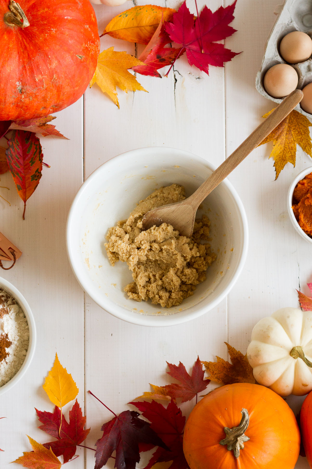 These easy pumpkin muffins are a breeze to make, and are the perfect delicious Fall breakfast!