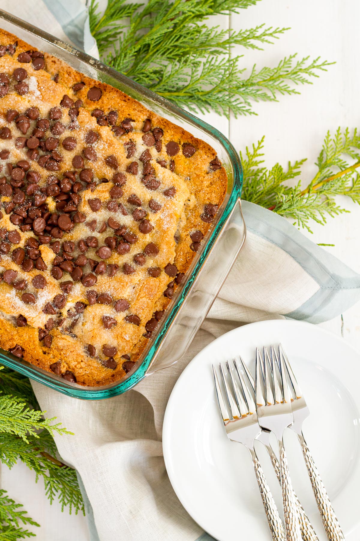 Chocolate Chip Cake: a delicious and easy vanilla cake filled with chocolate chips. A layer of granulated sugar on top makes it extra yummy!