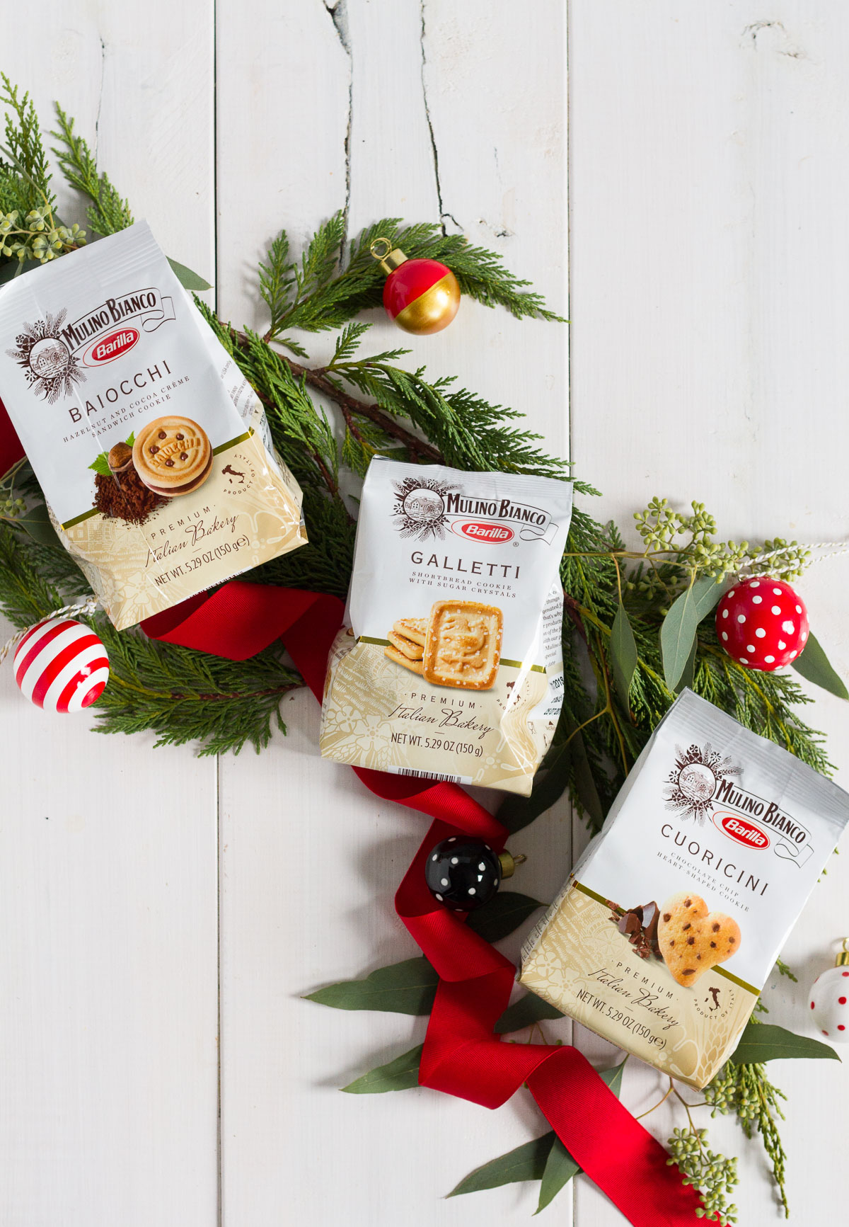 I've got an easy recipe for the perfect gift basket every time: pair a cute treat with a delicious snack like Mulino Bianco cookies from the grocery store!